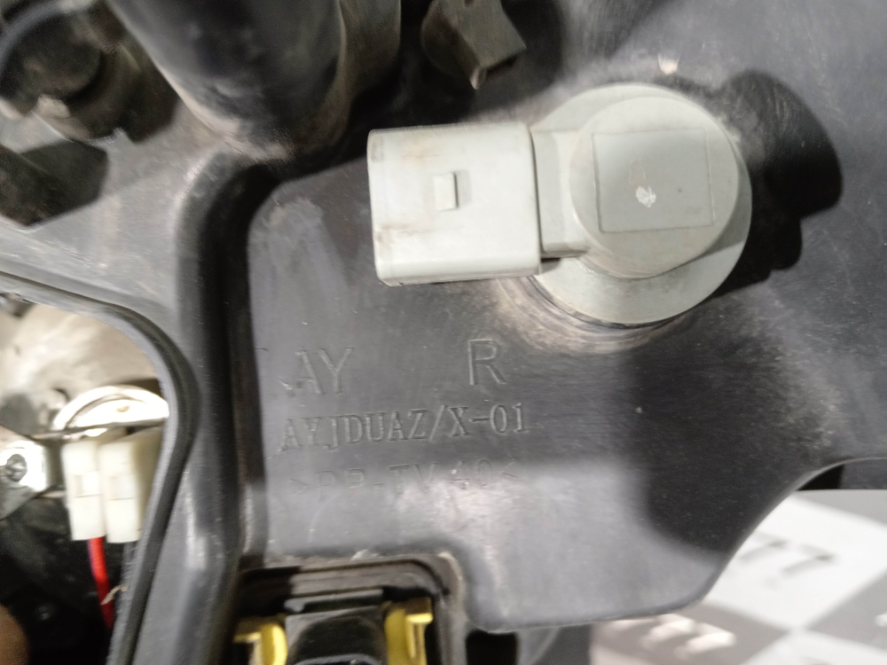 Фара правая UAZ Patriot 14-нв Б/У Оригинал 3163371101020