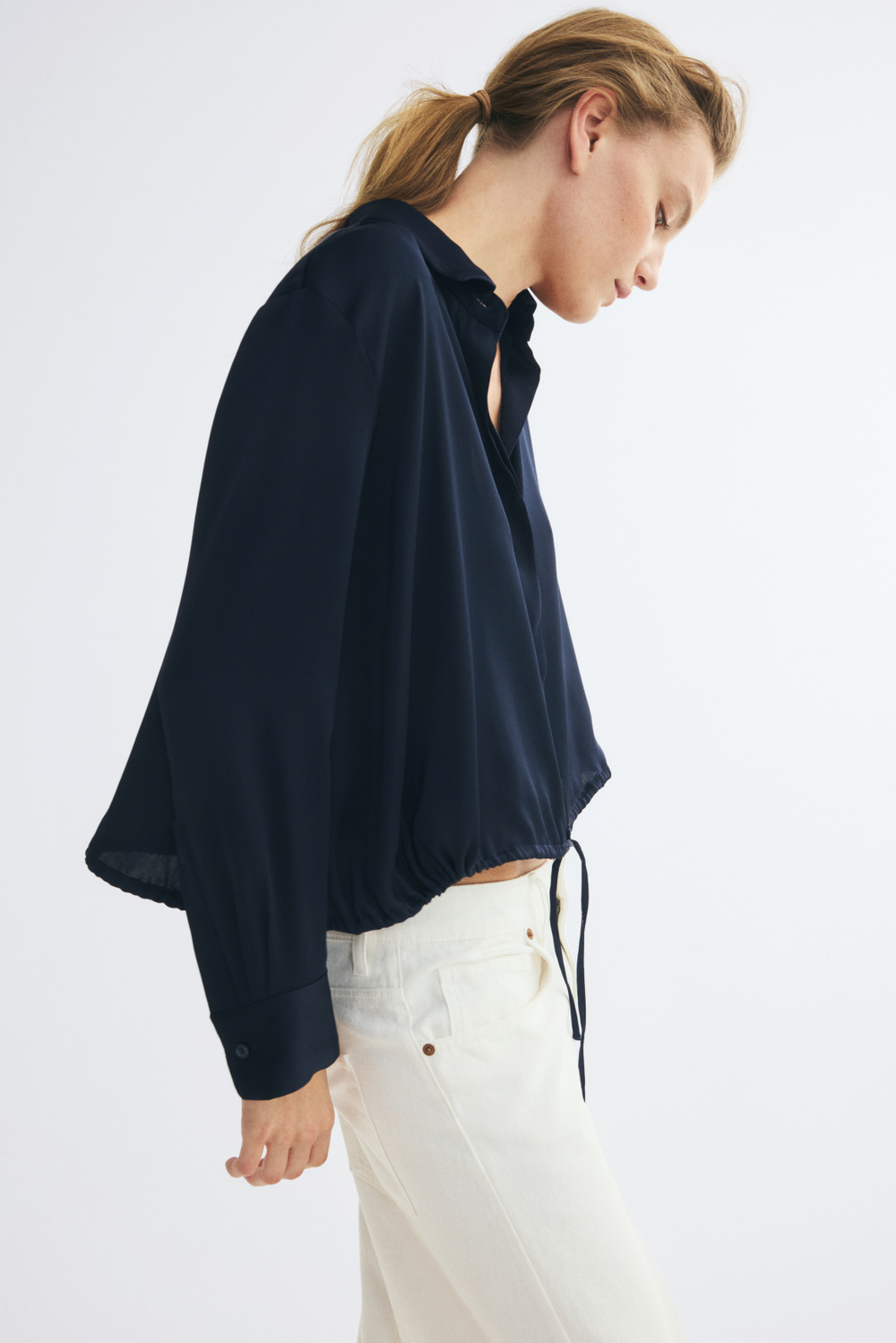 Атласная рубашка со стяжкой - H&M