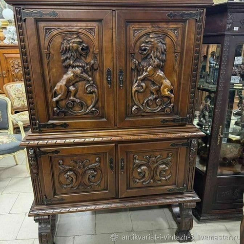 Старинная тумба шкафчик Ренессанс