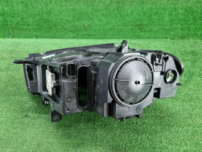 Фара правая BMW X5 F15, X6 F16 (2013-2018) ксенон