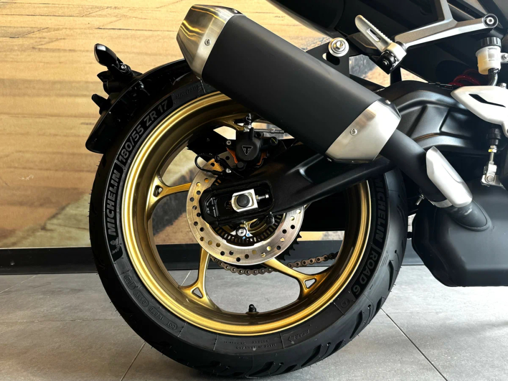 Triumph Trident 800, 2026