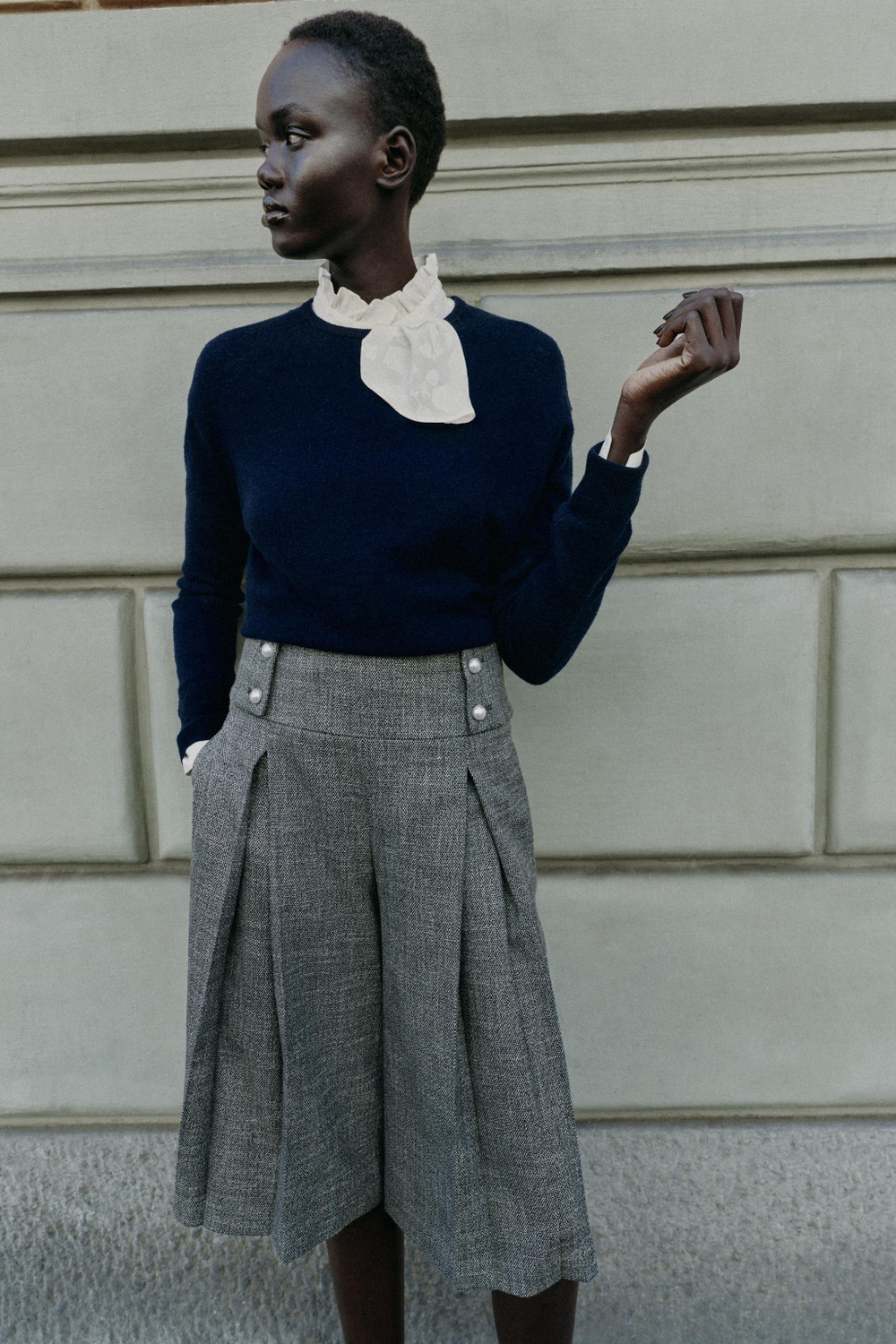 ДЛИННЫЕ ШОРТЫ С ЖЕМЧУЖНЫМИ ПУГОВИЦАМИ — ZARA