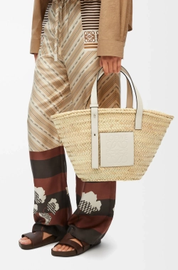 Loewe Сумка-корзинка из пальмовых листьев и телячьей кожи, натуральный