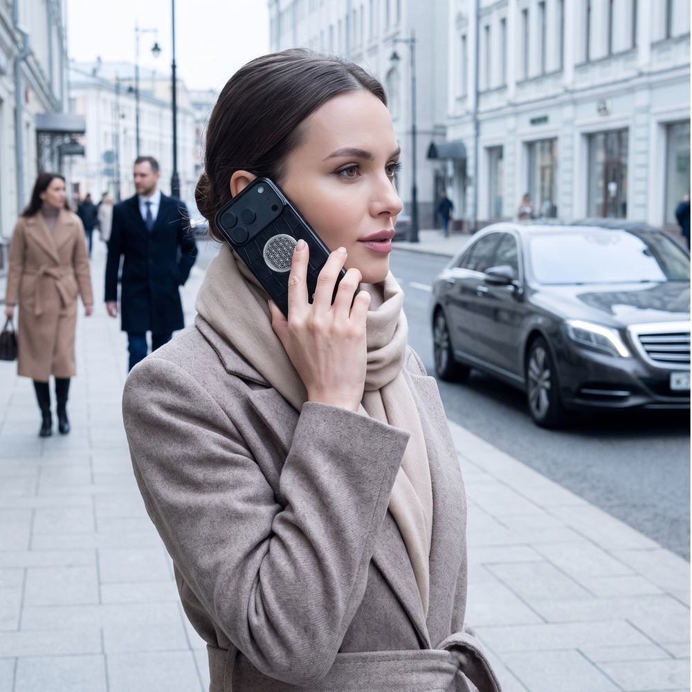 Чехол iPhone 18 pro max натуральная кожа девушкам - Euphoria HM Premium