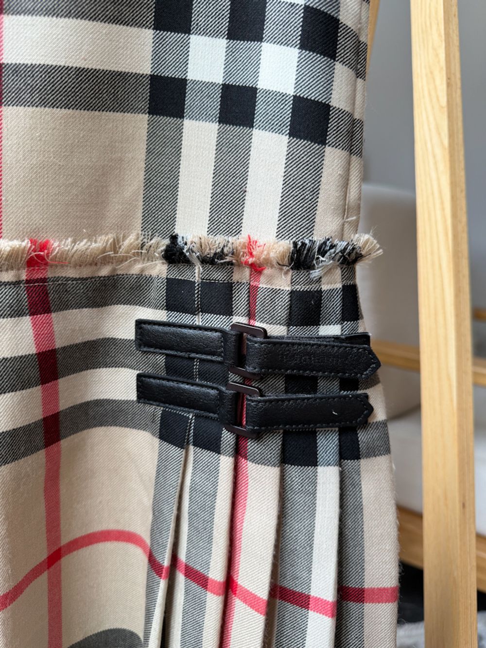 Платье Burberry, 110