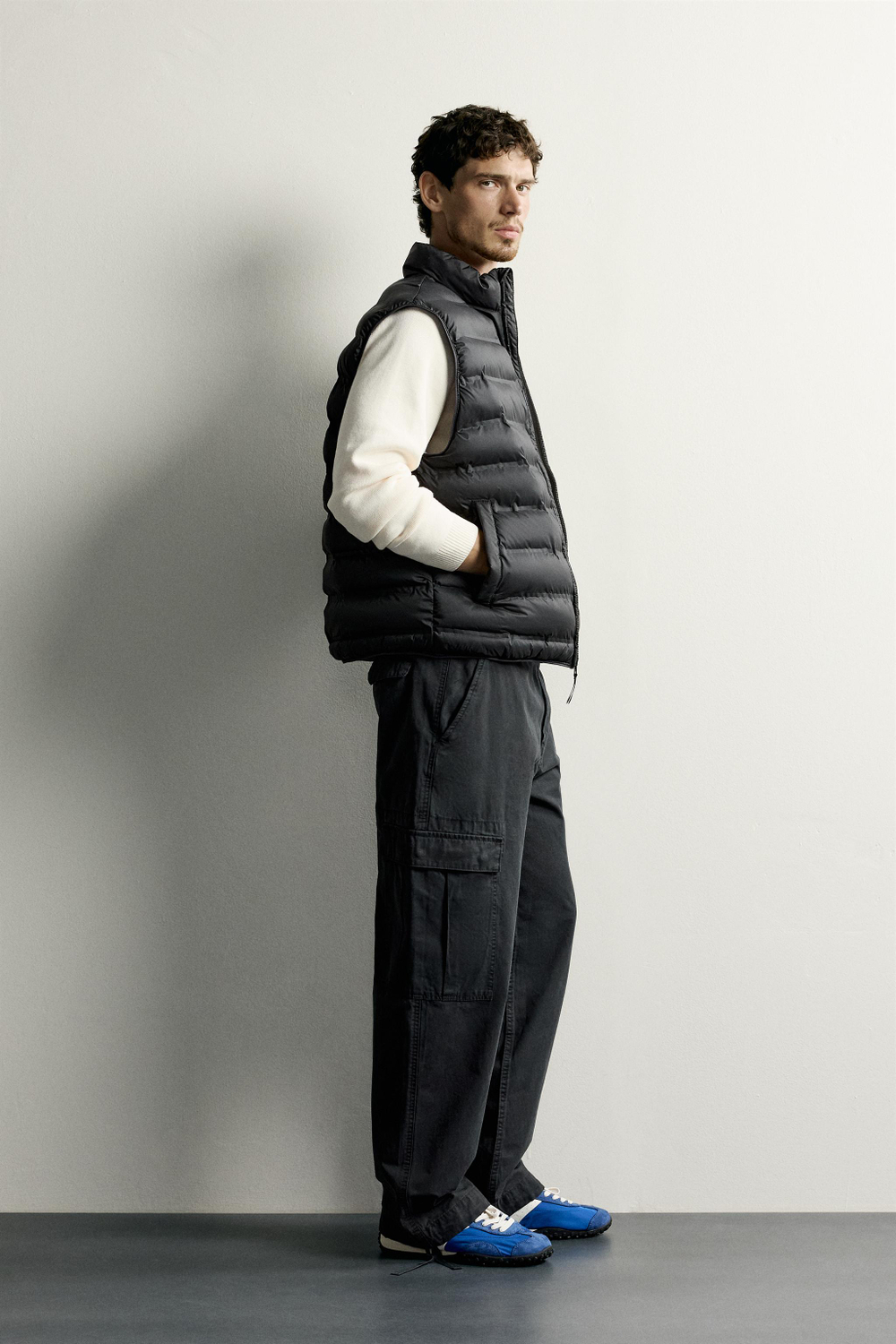 ZARA ЛЕГКИЙ СТЕГАНЫЙ ЖИЛЕТ WATER REPELLENT, ЧЕРНЫЙ