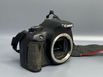 Canon EOS 550D Body — 37 339 кадров