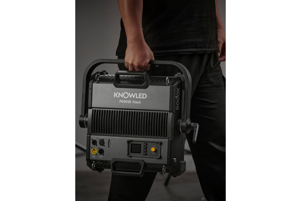 Осветитель светодиодный Godox Knowled P600Bi Hard