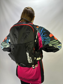 Рюкзак с защитой спины USWE FLOW 16L MTB Protector Pack, Red