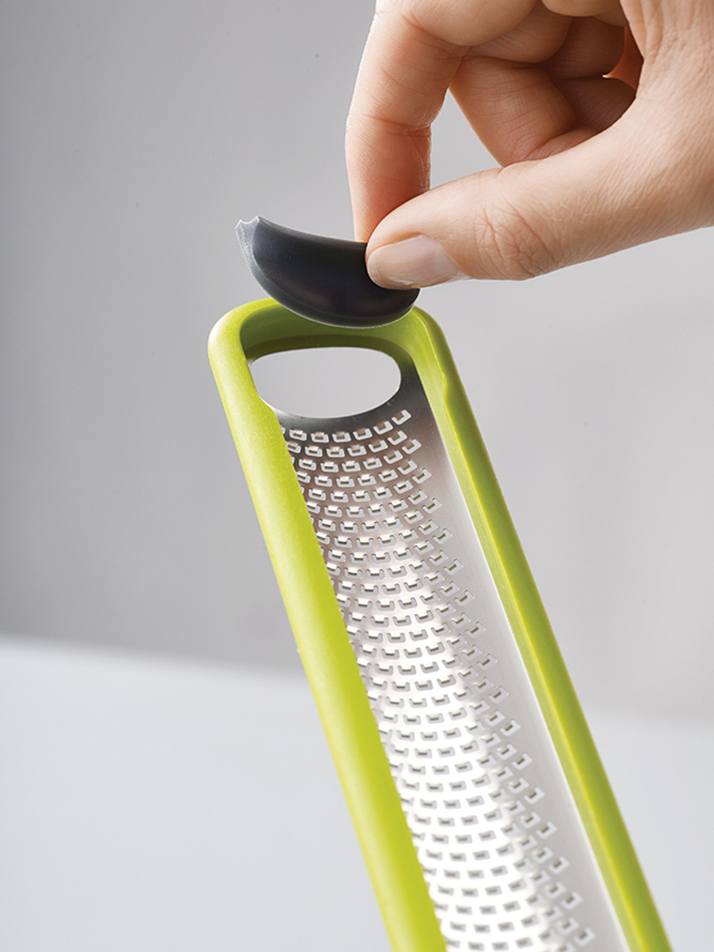Терка для цедры с очистителем лезвия handi-zest  зеленая