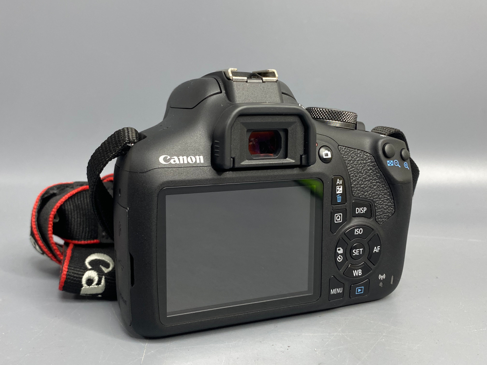 Canon EOS 2000D Kit 18-55mm 3.5-5.6 III