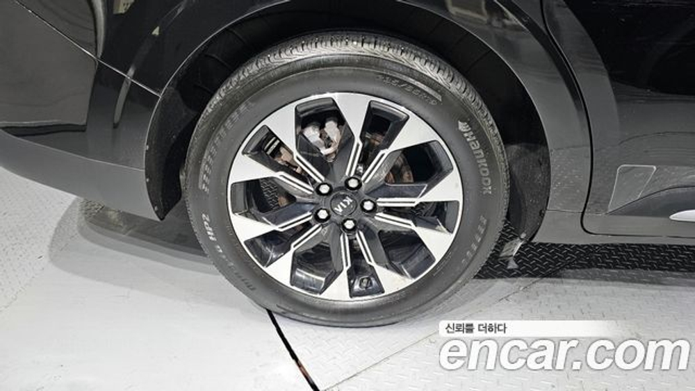KIA Canival 9-Seater Signature — 2021