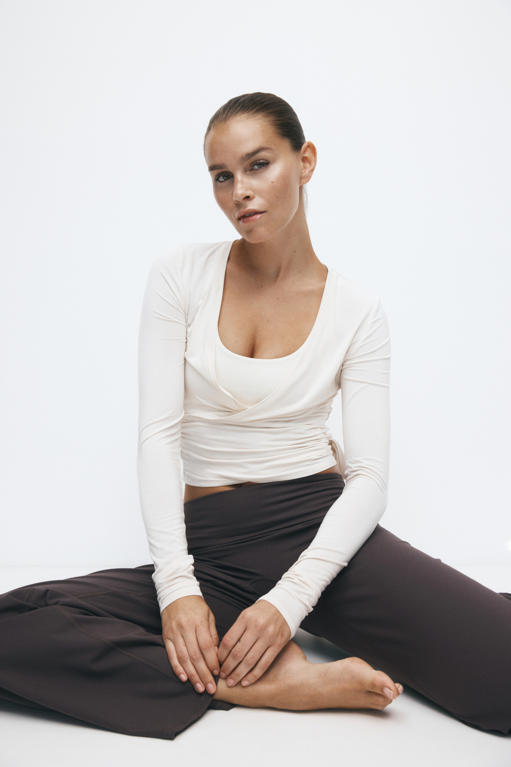 Широкие спортивные брюки SoftMove™ - H&M
