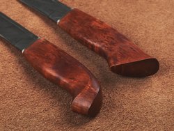 Спарка финских ножей, дамасская сталь, рукоять мореная карельская береза