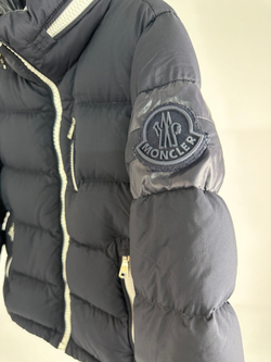 Пуховик Moncler