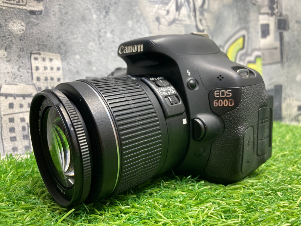 Canon 600D Kit 18-55mm 3.5-5.6 IS II 8.700 кадров