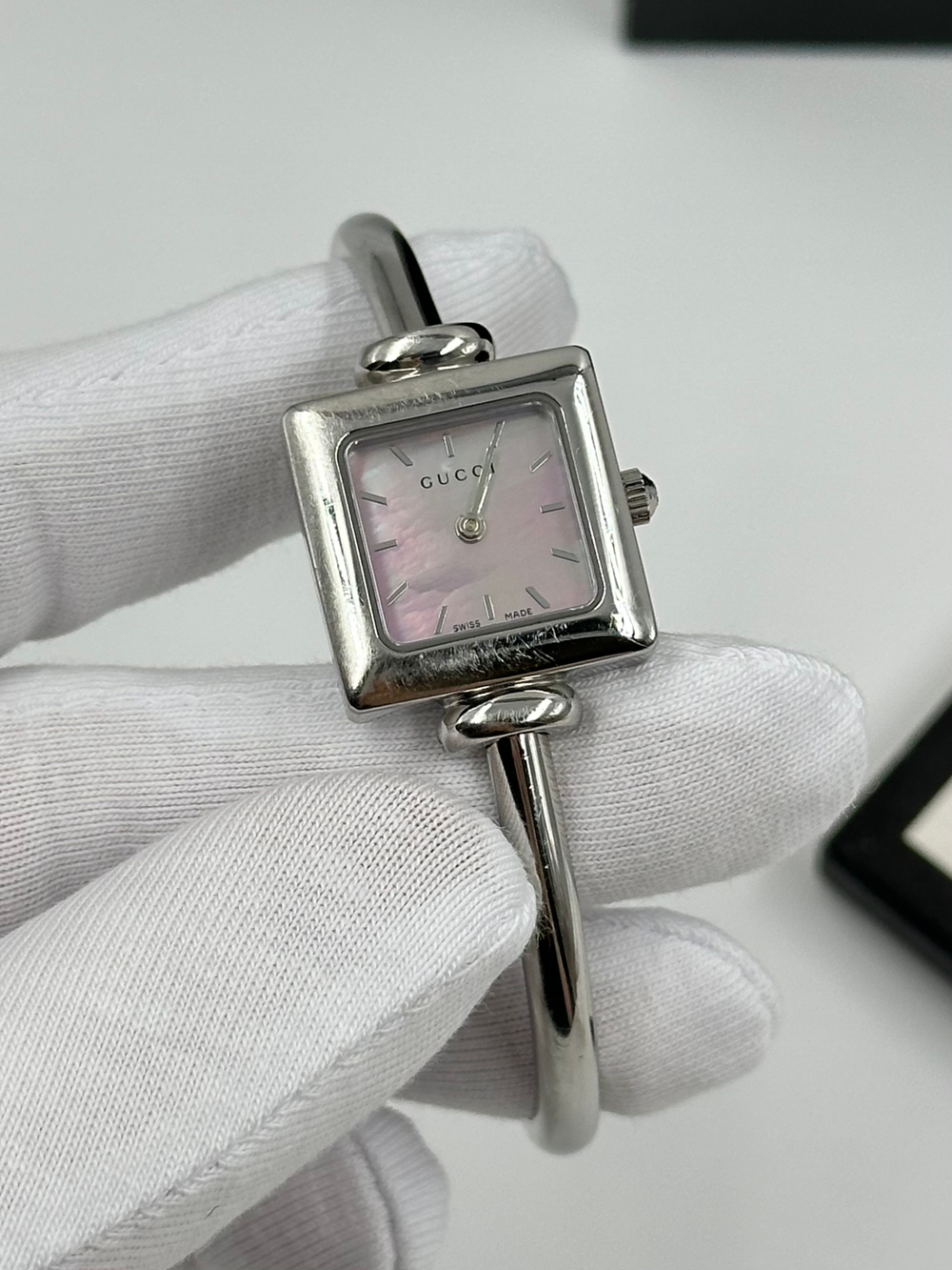 Часы Gucci 1900L