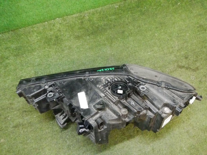 Фара правая BMW X7 G07 (2019-2022) LED