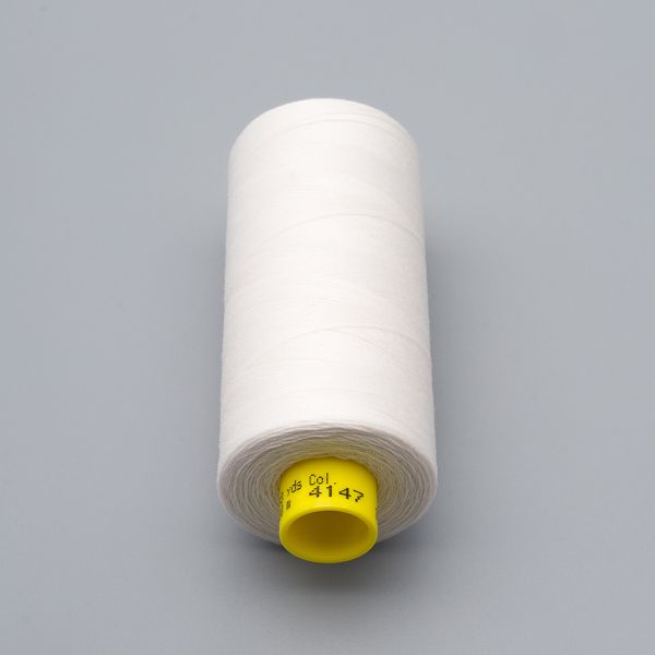 Нитка Gutermann Mara 120 (1000 метров), 1 кат., универсальная | 4147 жемчужно-белый