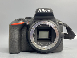 Nikon D5600 kit AF-P 18-55mm VR 4.100 кадров