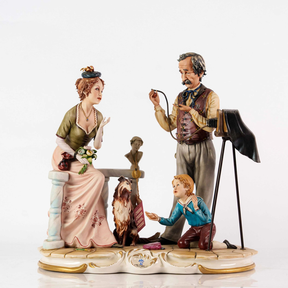 Фарфоровая композиция Capodimonte «У фотографа»