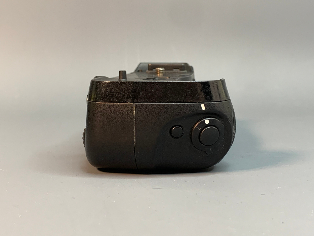 Nikon MB-D18