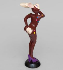 SK-24 Фигурка «Крольчиха Кабаре»
