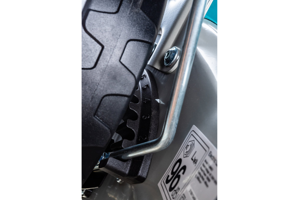 Газонокосилка самоходная Makita ELM4621