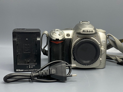 Nikon D50 — 23800 кадров