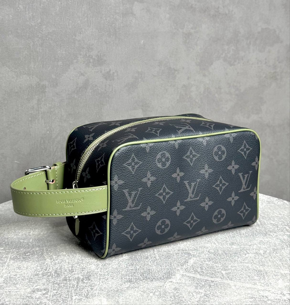 Несессер Louis Vuitton Dopp Kit