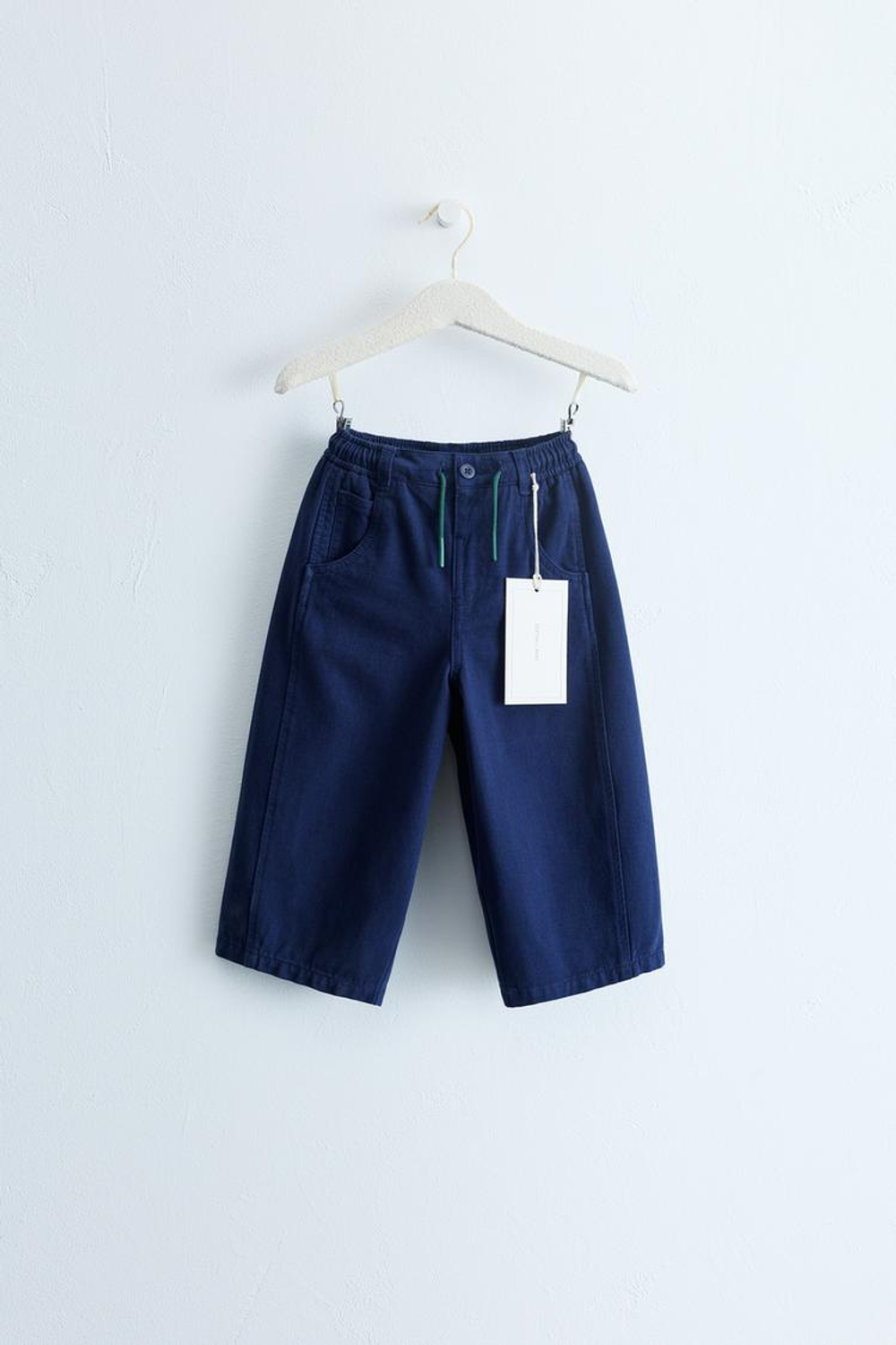 ZARA TIMELESS — БРЮКИ ОБЪЕМНОГО КРОЯ С КОНТРАСТНЫМИ ШНУРКАМИ, СИНИЙ/ИНДИГО