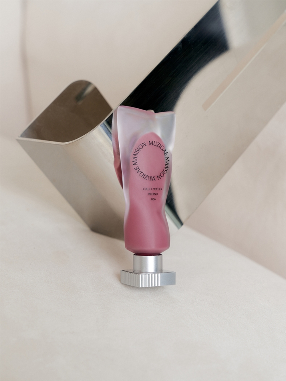 MUZIGAE MANSION Objet Water - Матовая жидкая помада, увлажняющая оттенок 006 Behind, 5 ml