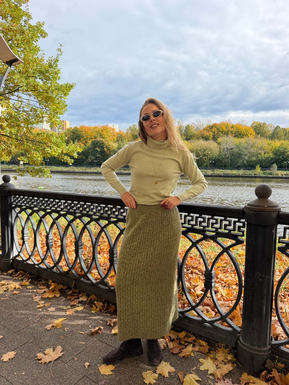 Водолазка Avocado олива