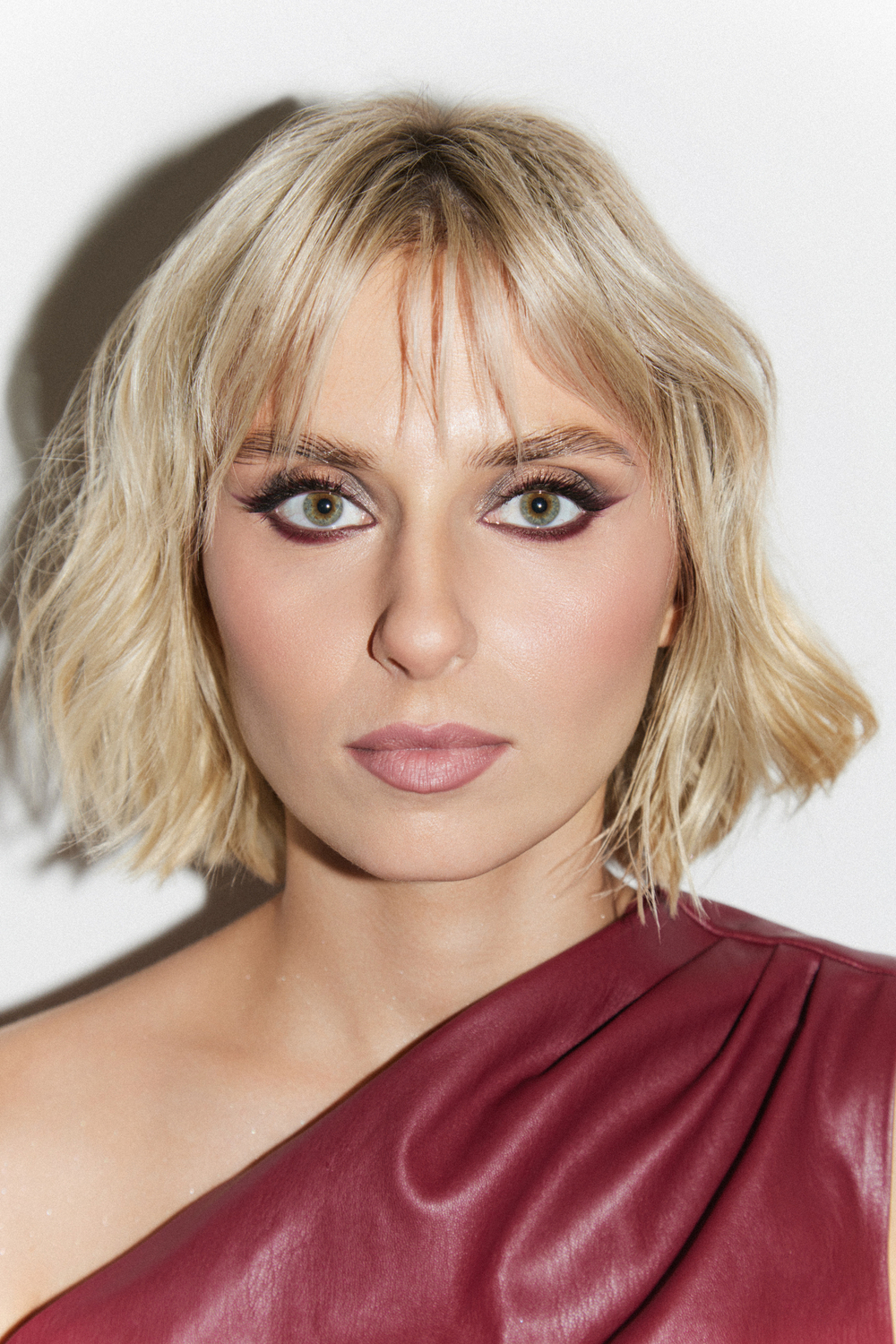 Стойкий карандаш для глаз OK BEAUTY COLOR SALUTE SLIDE & STAY