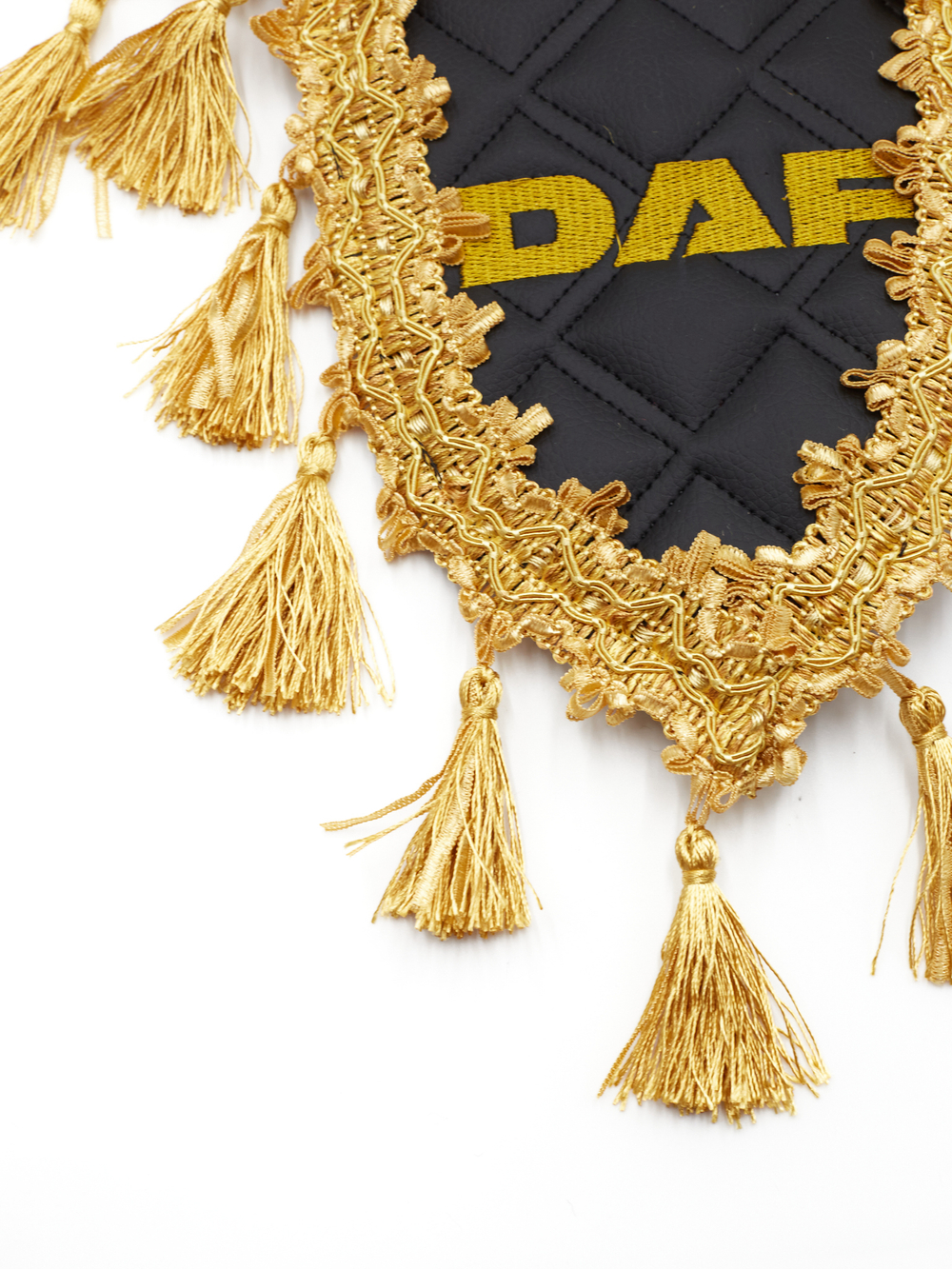 Вымпел тройной DAF (экокожа, черный с золотыми кисточками)