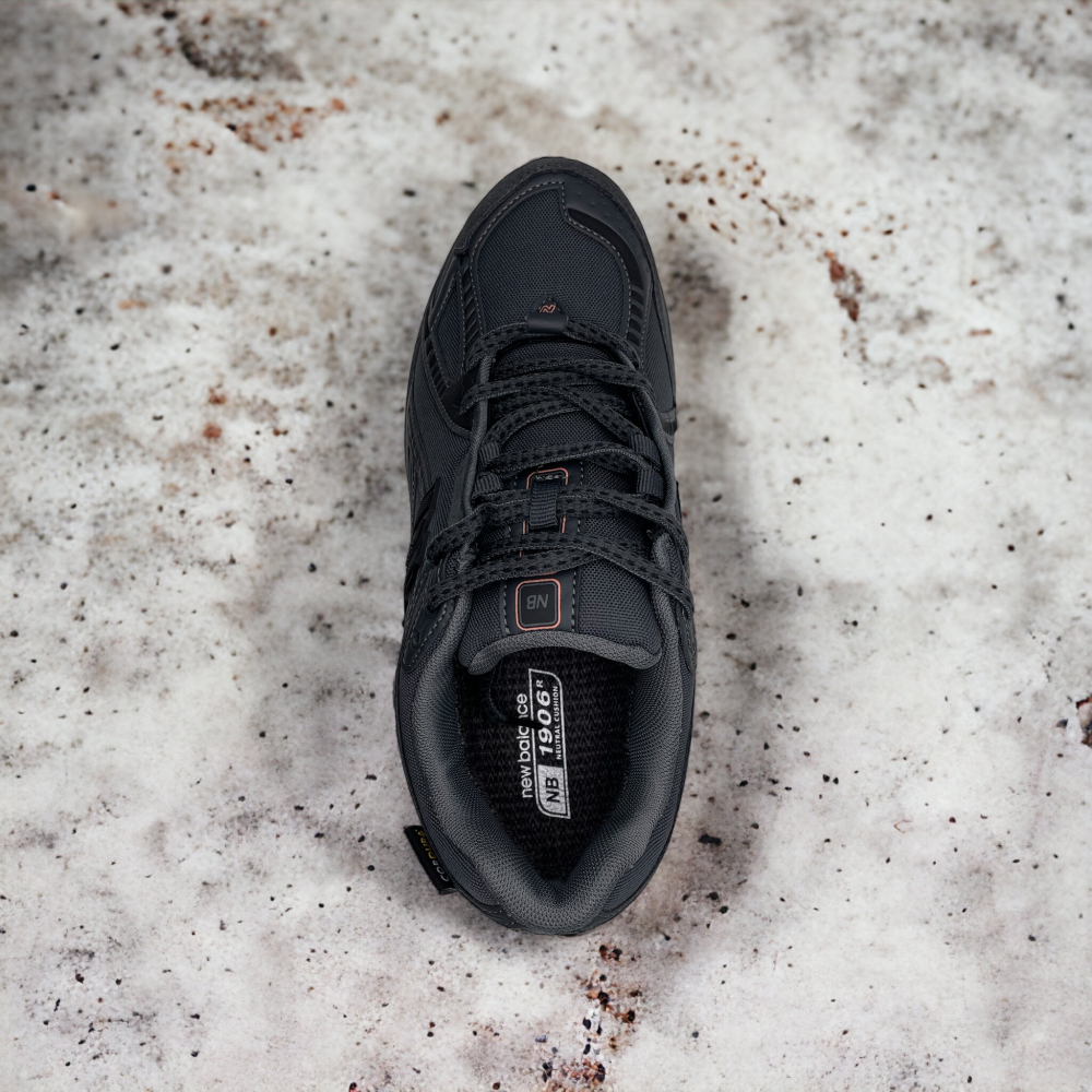 New Balance 1906R Winter • Black
