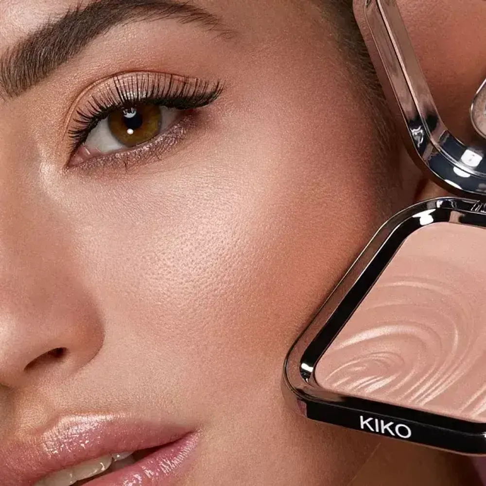 Пудровый хайлайтер kiko Milano Glow Fusion Intense Powder Highlighter - 02 Coral