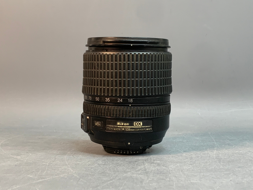 Nikon 18-105mm 3.5-5.6G AF-S ED DX VR Nikkor с дефектом