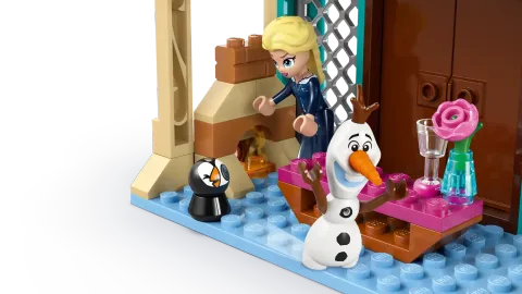 Конструктор LEGO Disney 43265 Замороженный замок Эренделл
