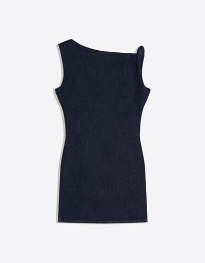 Джинсовое мини-платье с низкой линией плеч- BERSHKA