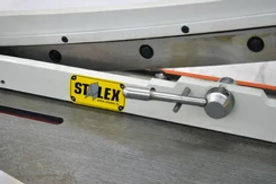 Электромеханическая гильотина STALEX Q11-8x2000