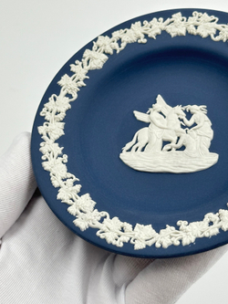 Тарелочка декоративная Wedgwood тёмно-синяя