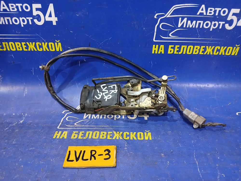 Замок двери передней правой MAZDA MPV 1997