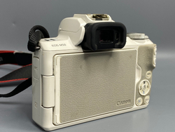 Canon EOS M50