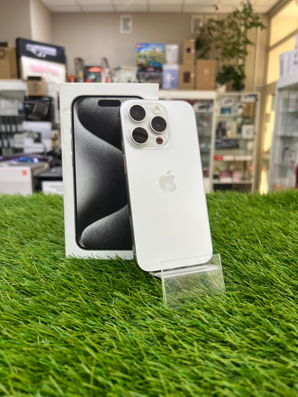 Б/У iPhone 15 Pro 512Gb White Titanium
