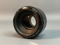 Canon 50mm 1.8 царапки на задней линзе