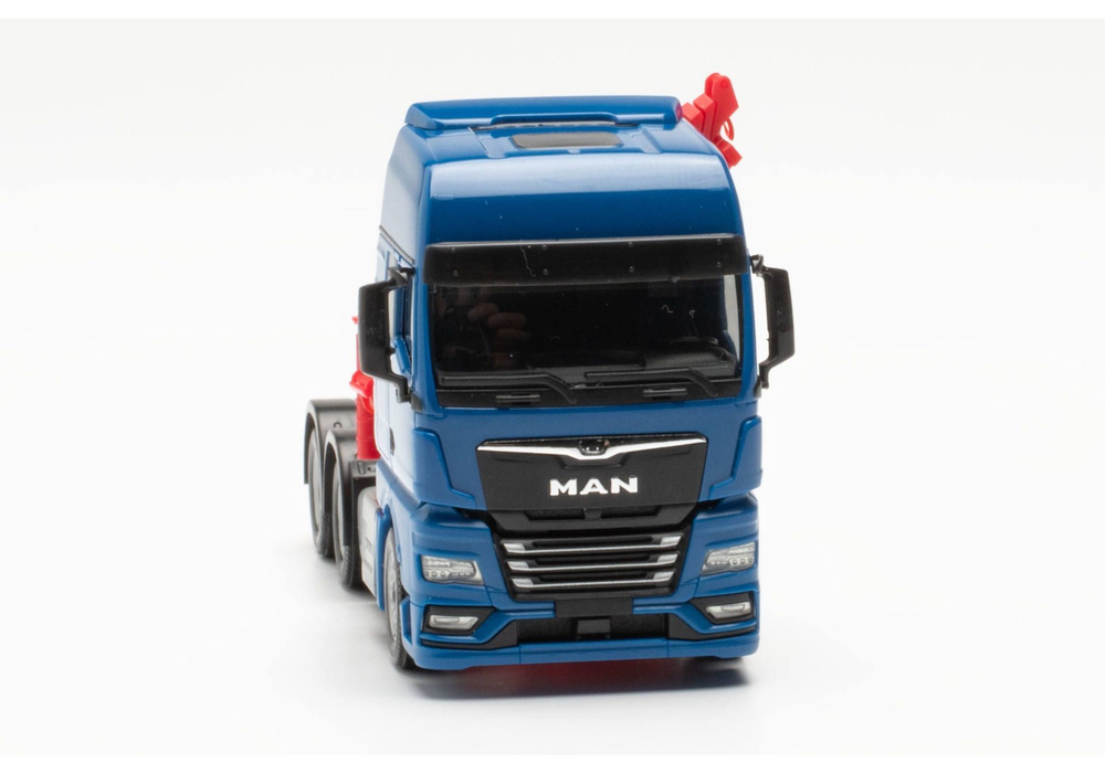 Тягач MAN TGX GX 6x4 с краном-манипулятором, синий