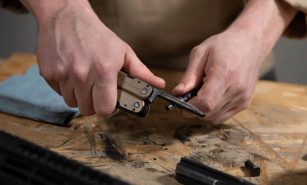 Мультитул LEATHERMAN SUPER TOOL 300M Coyote (molle чехол, набор бит)