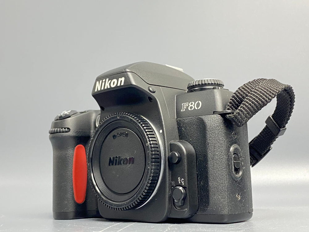 Nikon F80