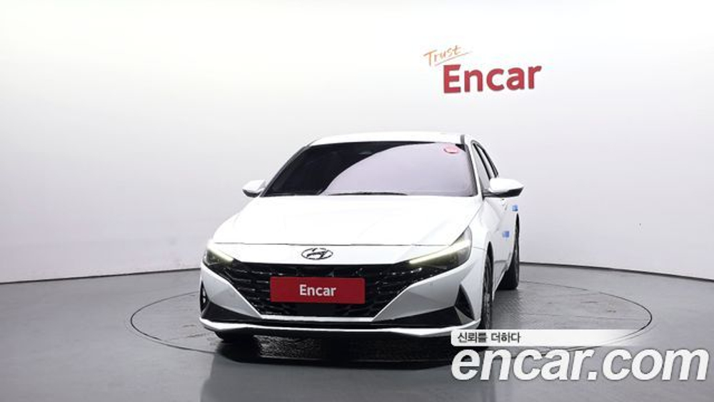 Hyundai AVANTE 1.6 — 2023